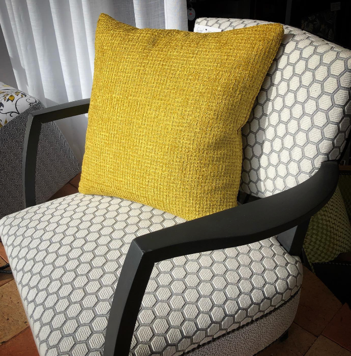 Coussins et abat-jour sur mesure par Tapisserie & Décoration BIC, réalisation n°1
