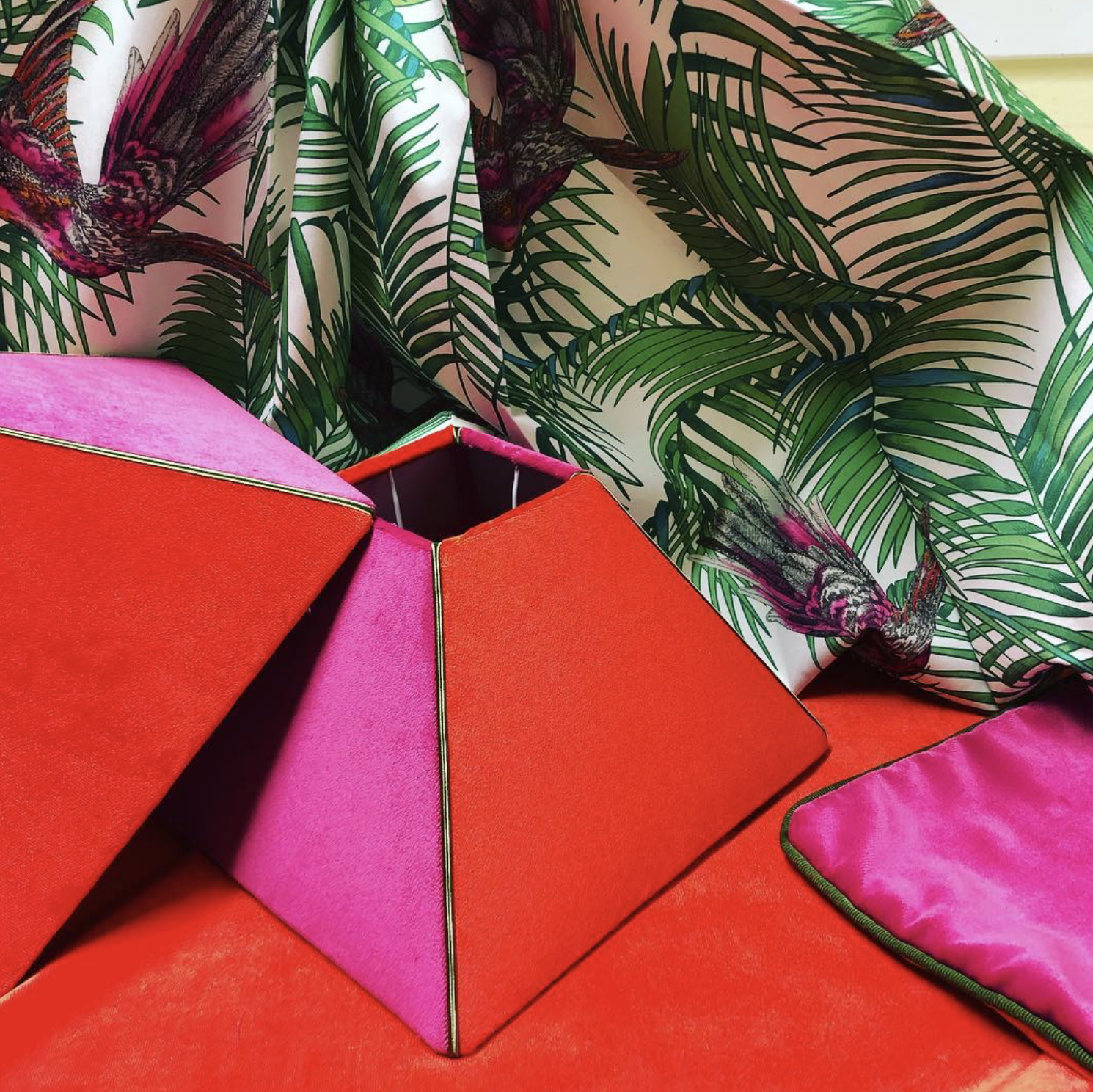 Coussins et abat-jour sur mesure par Tapisserie & Décoration BIC, réalisation n°2