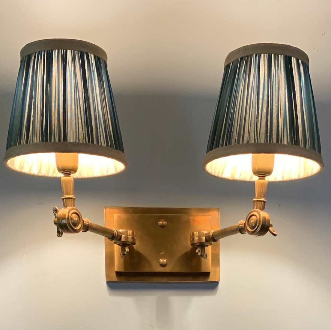 Coussins et abat-jour sur mesure par Tapisserie & Décoration BIC, réalisation n°22
