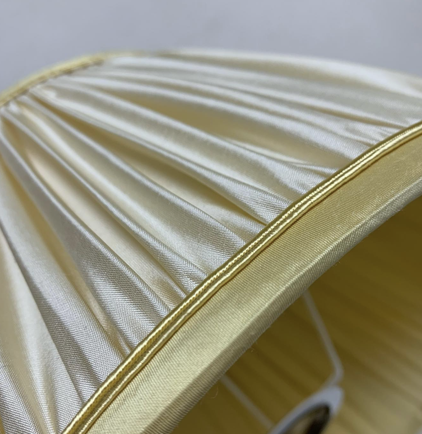 Coussins et abat-jour sur mesure par Tapisserie & Décoration BIC, réalisation n°24