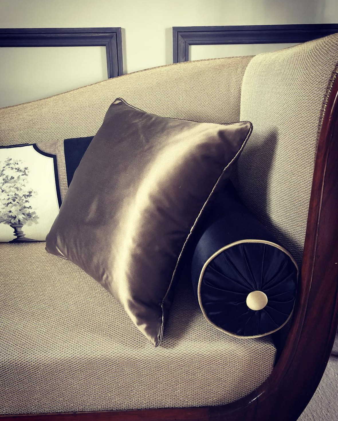 Coussins et abat-jour sur mesure par Tapisserie & Décoration BIC, réalisation n°44