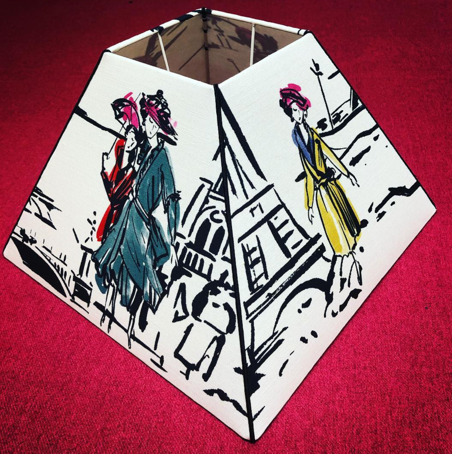 Coussins et abat-jour sur mesure par Tapisserie & Décoration BIC, réalisation n°18