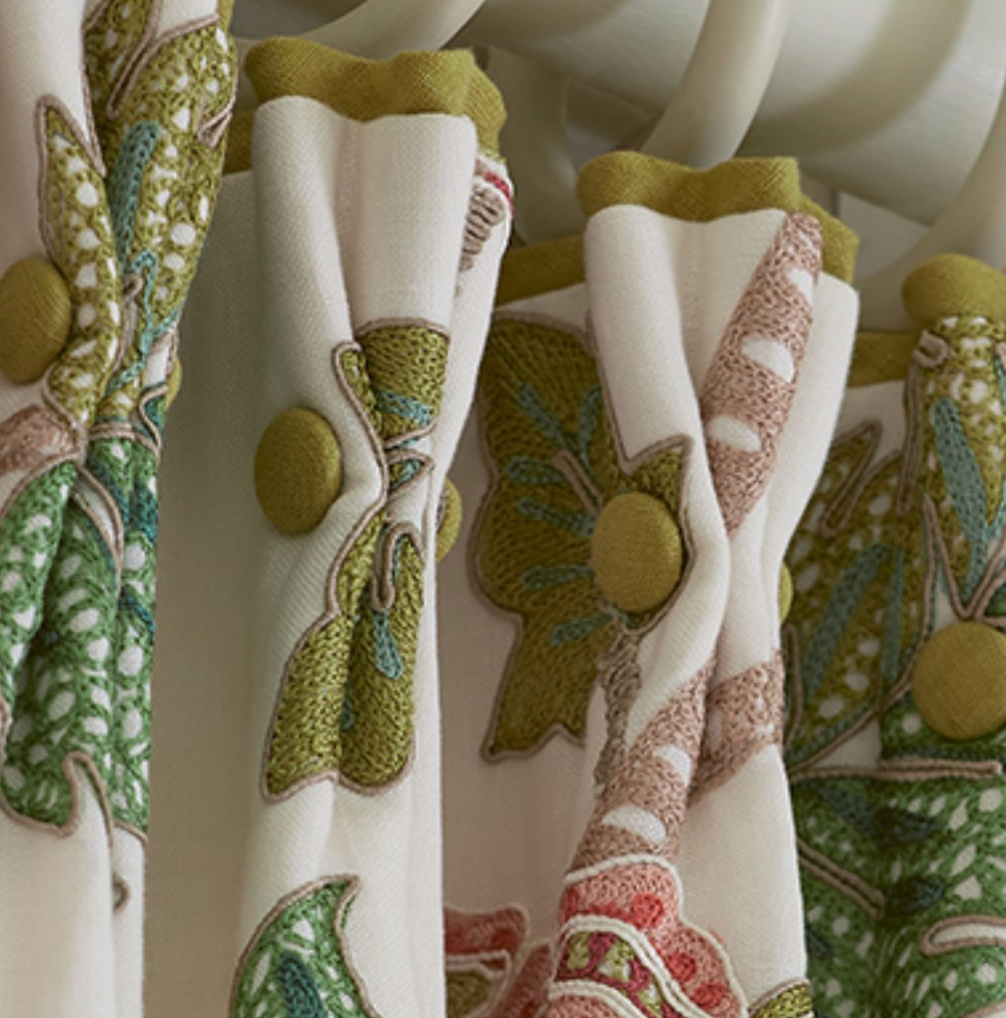 Rideaux et stores sur mesure par Tapisserie & Décoration BIC, réalisation n°33