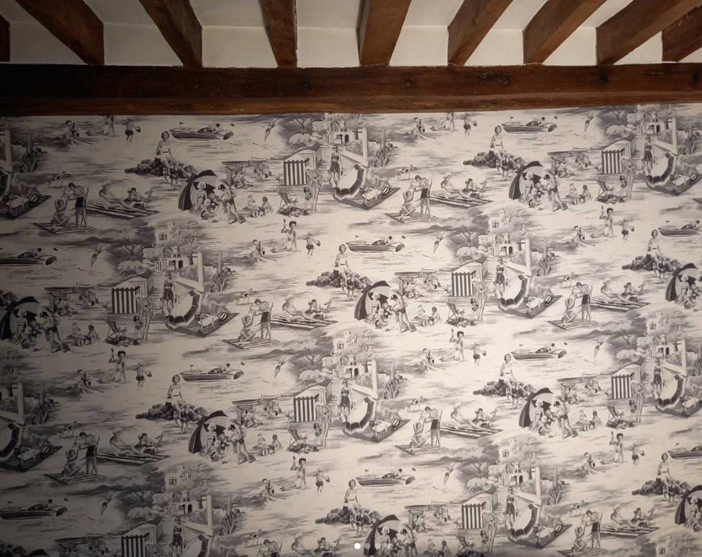 Tête de lit ou tenture murale par Tapisserie & Décoration BIC, réalisation n°2